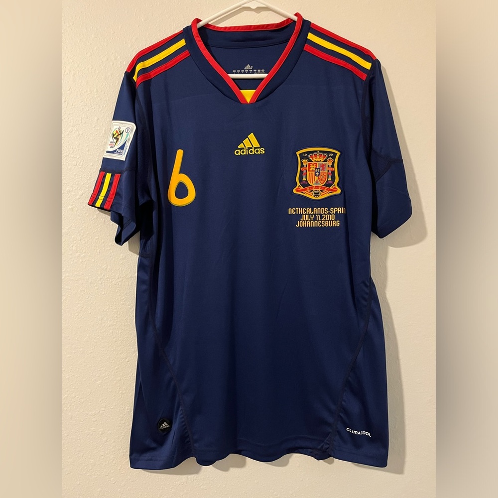 Spain 2010 World Cup Away Soccer Jersey Iniesta #6